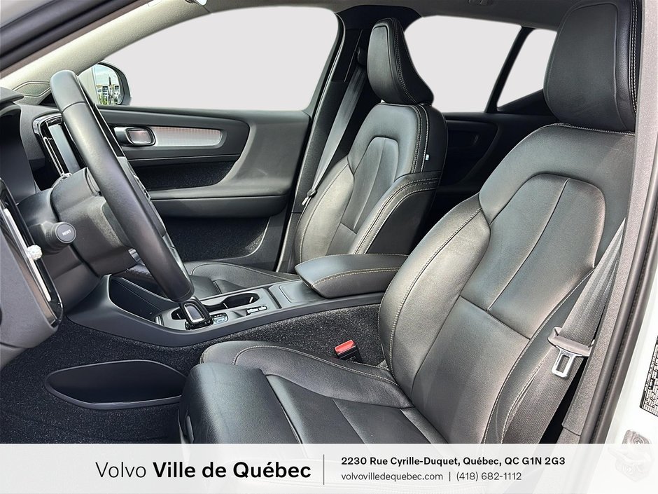 Volvo XC40 Momentum 2021-8