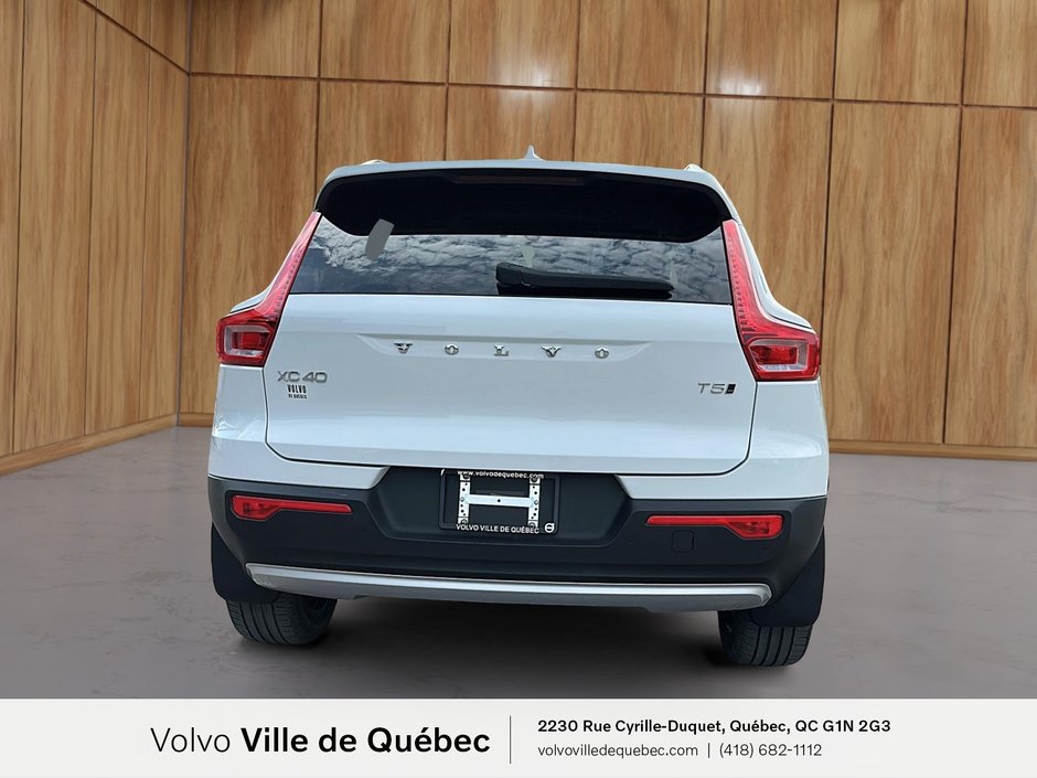 Volvo XC40 Momentum 2021-4