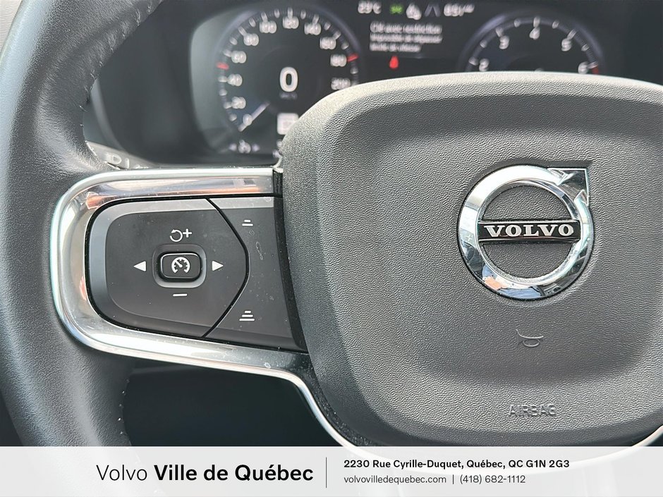 Volvo XC40 Momentum 2021-14