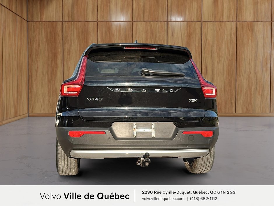2021 Volvo XC40 Momentum-3