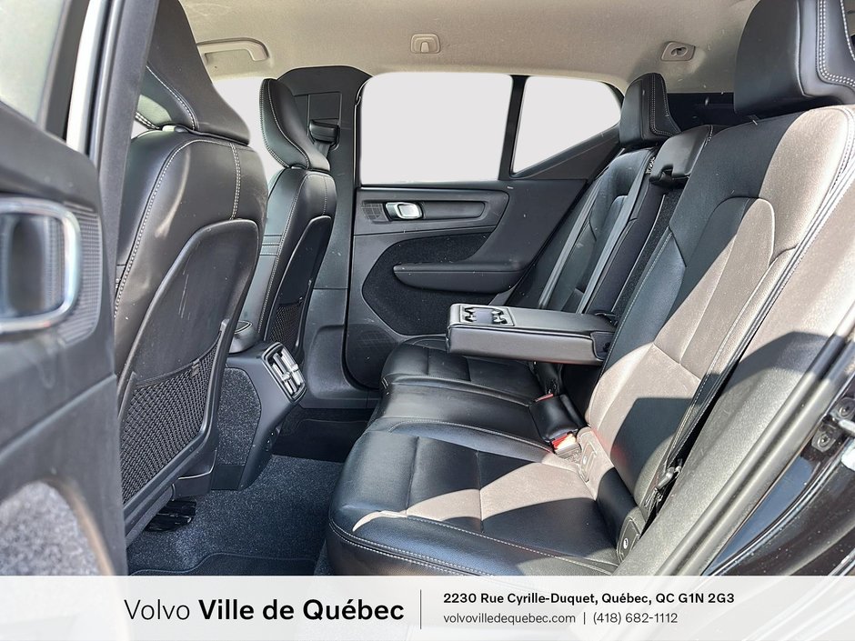 Volvo XC40 Momentum 2021-9
