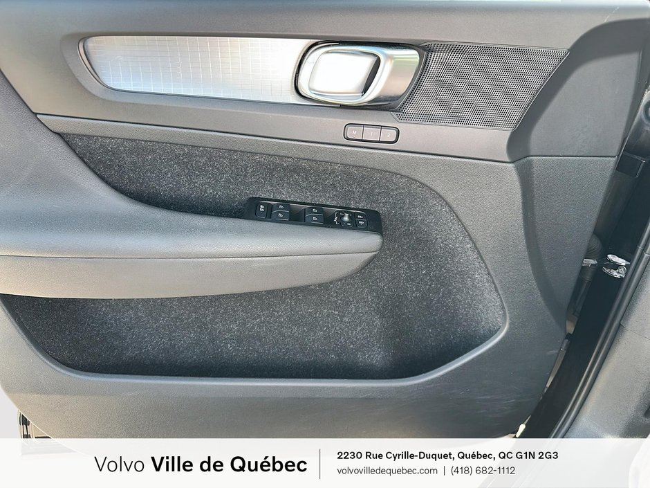 Volvo XC40 Momentum 2021-17