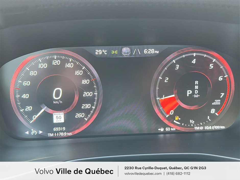 Volvo XC40 R-Design 2021-14