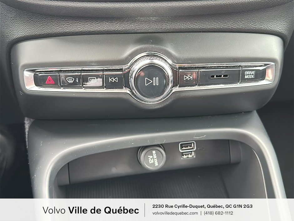 Volvo XC40 Momentum 2021-16