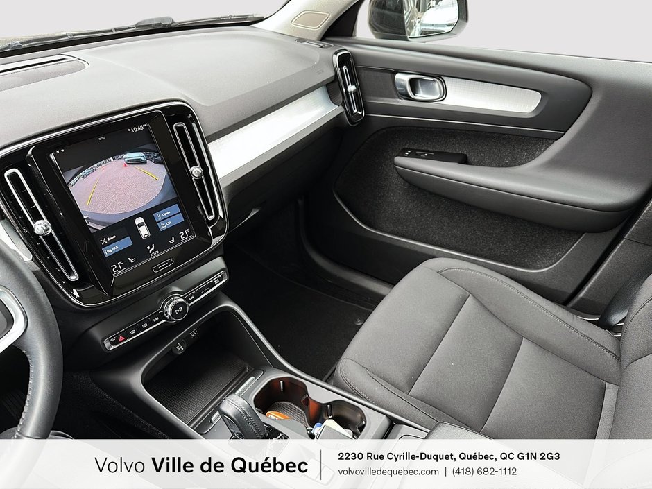 Volvo XC40 Momentum 2021-17