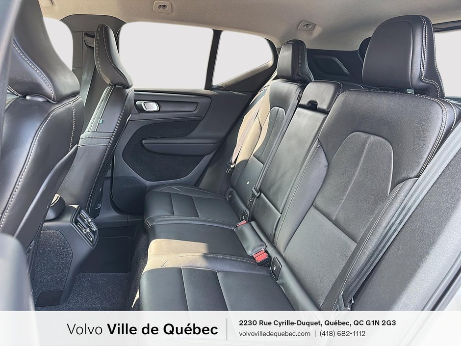 Volvo XC40 Momentum 2021-9