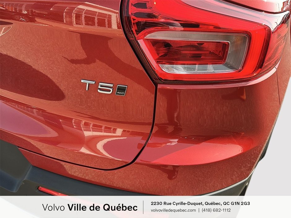Volvo XC40 Momentum 2021-5