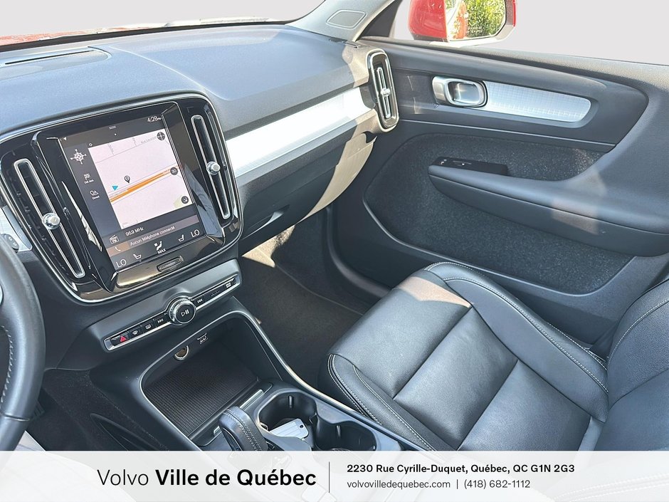 Volvo XC40 Momentum 2021-15