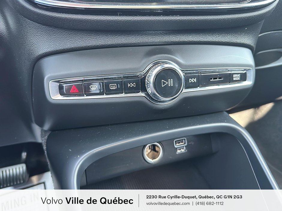 Volvo XC40 Momentum 2021-16