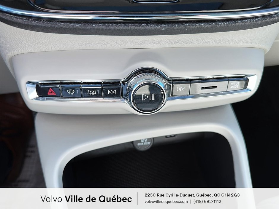 Volvo XC40 Momentum 2021-16