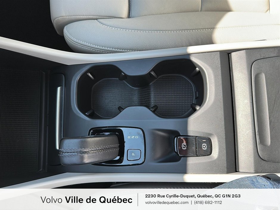 Volvo XC40 Momentum 2021-17