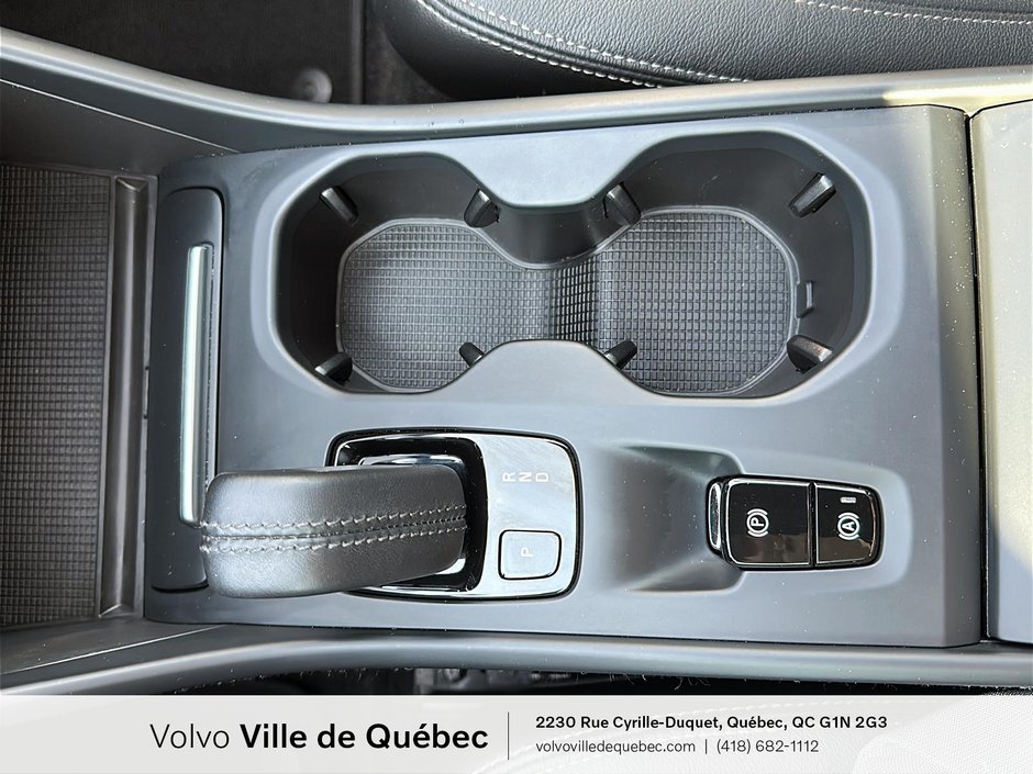 2021 Volvo XC40 Momentum-18
