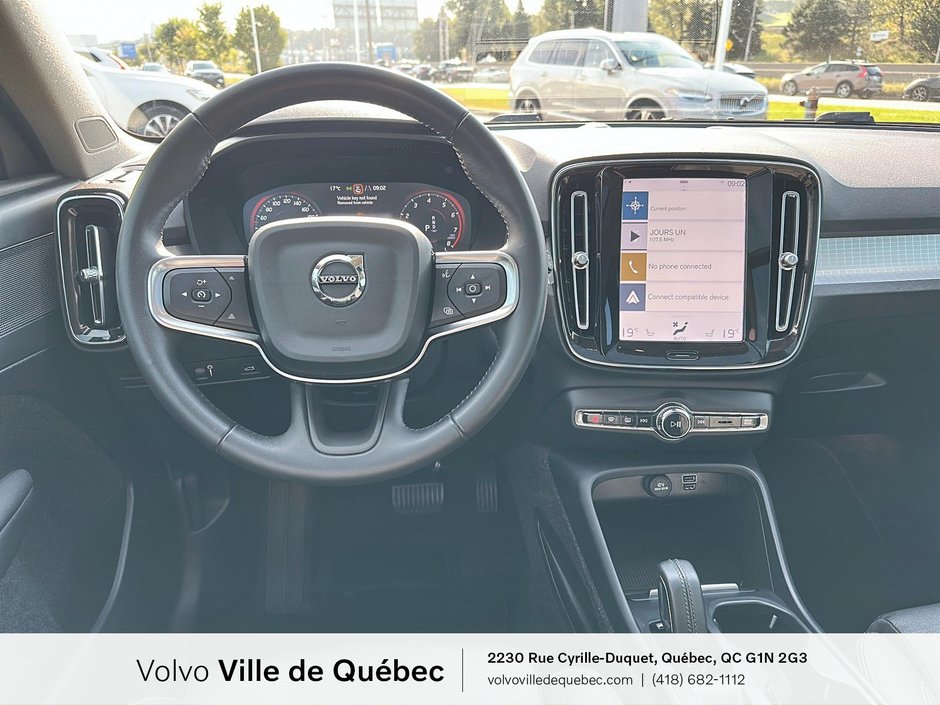 2021 Volvo XC40 Momentum-11