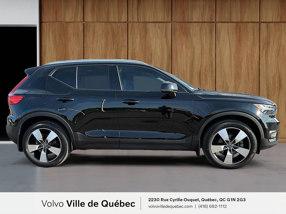 2021 Volvo XC40 Momentum-2