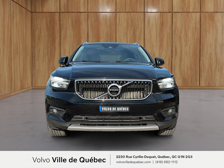 2021 Volvo XC40 Momentum-1
