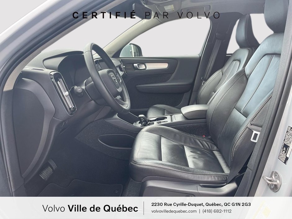 Volvo XC40 Momentum 2022-8