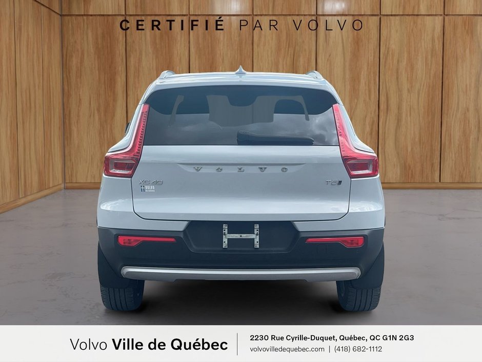 Volvo XC40 Momentum 2022-5