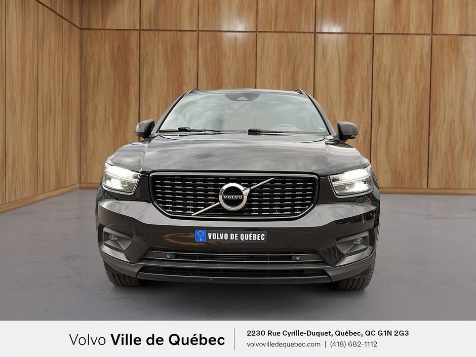 2022 Volvo XC40 R-Design-1