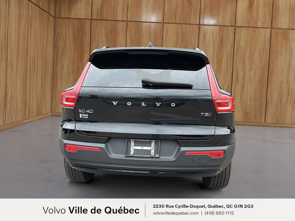 2022 Volvo XC40 R-Design-3