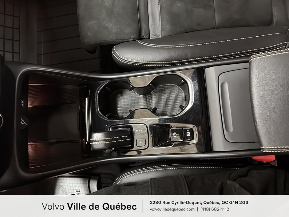 Volvo XC40 R-Design 2022-18