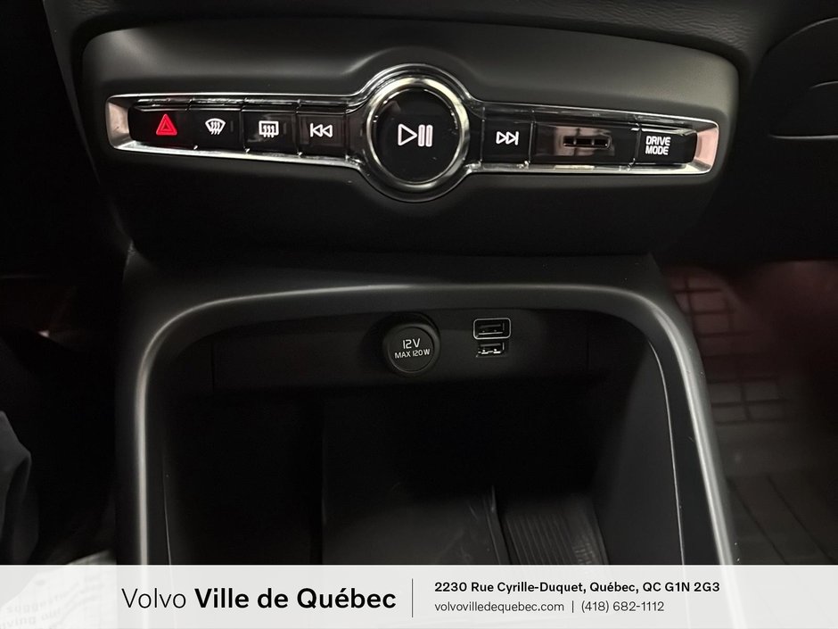 2022 Volvo XC40 Momentum-18