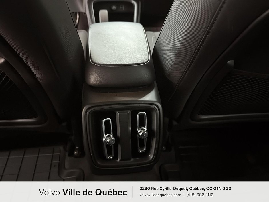 2022 Volvo XC40 Momentum-10