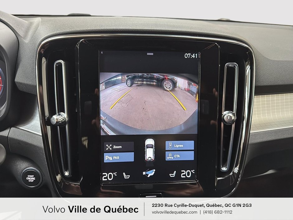 2022 Volvo XC40 Momentum-17