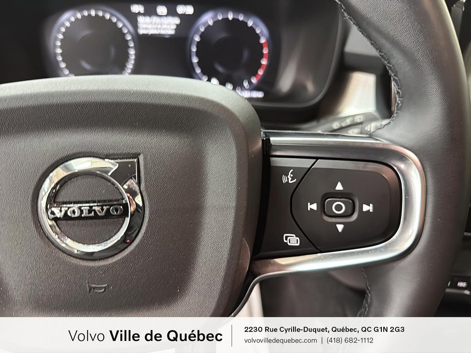 2022 Volvo XC40 Momentum-12