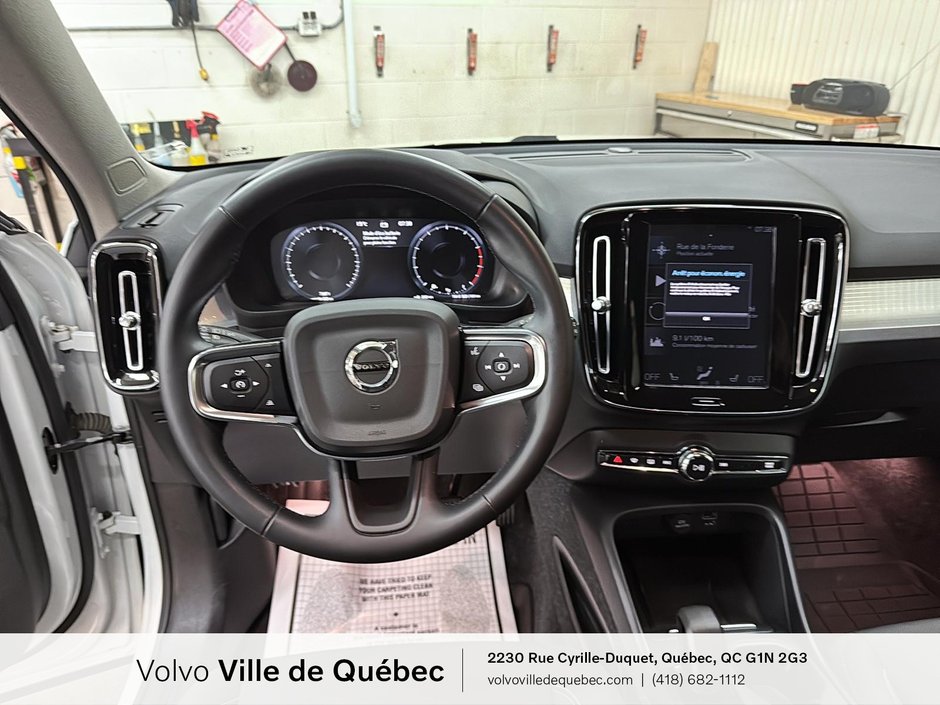 2022 Volvo XC40 Momentum-11