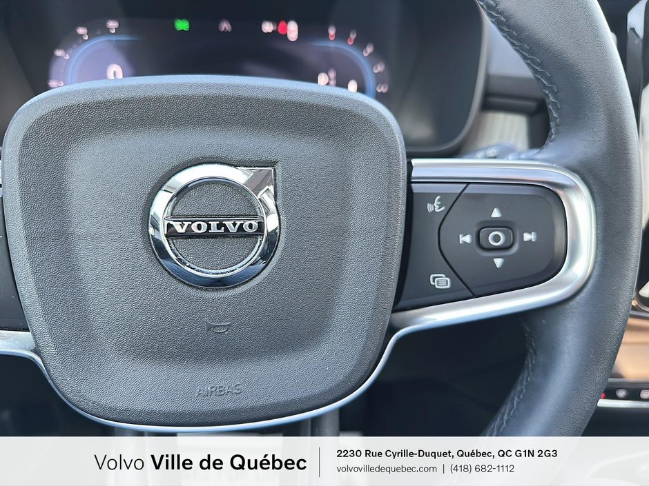 2023 Volvo XC40 Plus Dark Theme-12