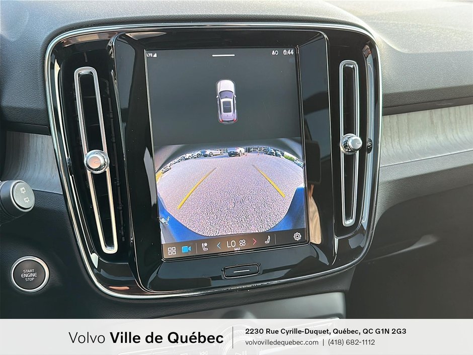 2023 Volvo XC40 Plus Dark Theme-15