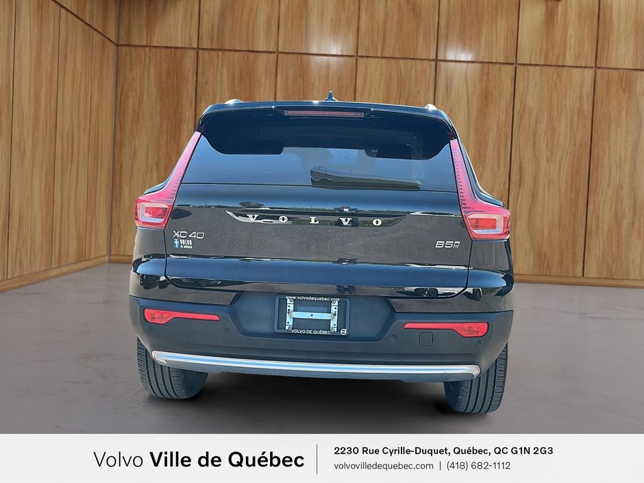 2023 Volvo XC40 Core-3