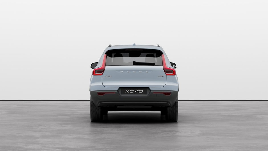 2025 Volvo XC40 ULTRA DARK THEME-3