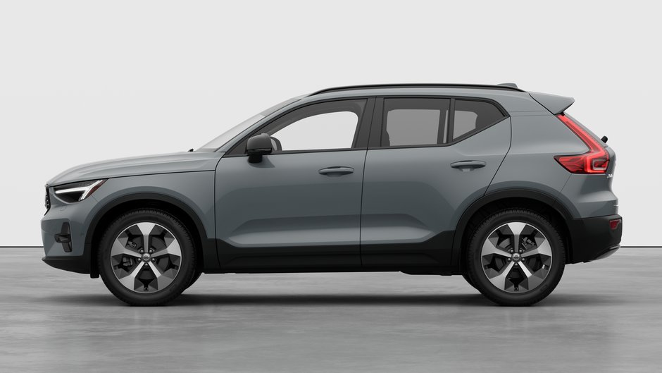 Volvo XC40 PLUS DARK THEME 2026-7