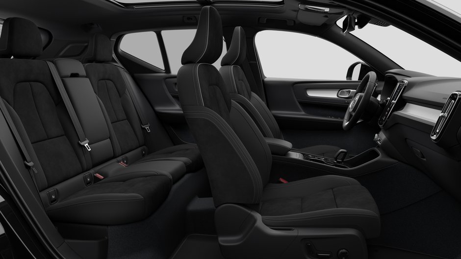 2026 Volvo XC40 PLUS DARK THEME-12