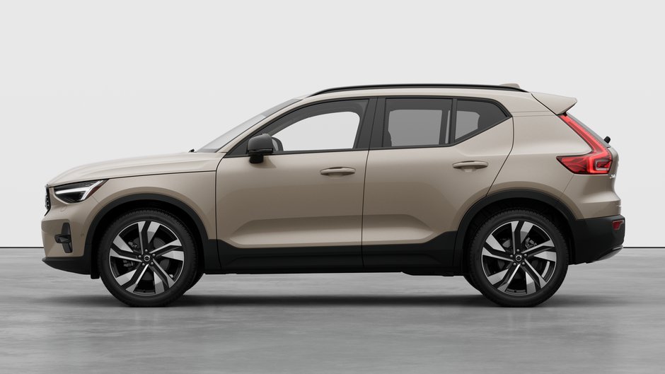 Volvo XC40 ULTRA DARK THEME 2026-7