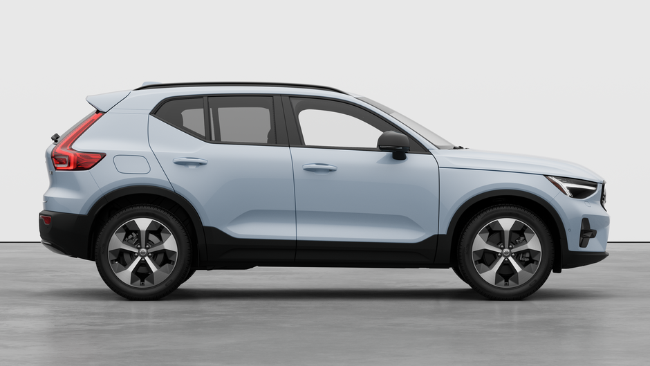 Volvo XC40 PLUS DARK THEME 2026-6