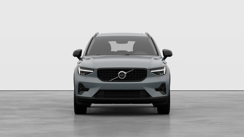 2026 Volvo XC40 PLUS DARK THEME-4