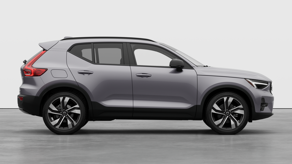 Volvo XC40 PLUS DARK THEME 2026-6