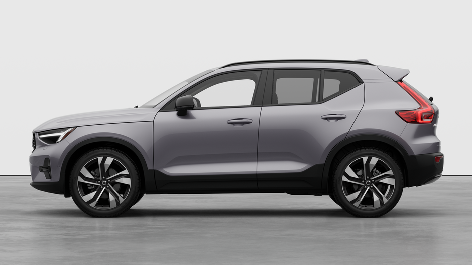 Volvo XC40 PLUS DARK THEME 2026-7