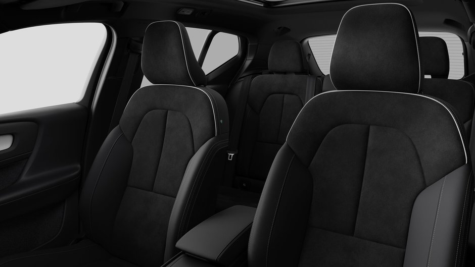 Volvo XC40 ULTRA BLACK EDITION 2026-11