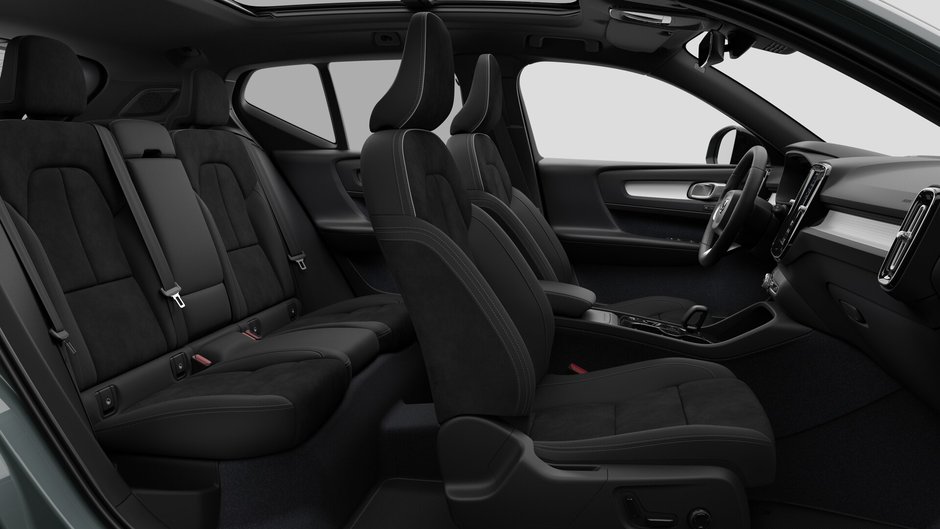 Volvo XC40 Plus (Dark Theme) 2026-12