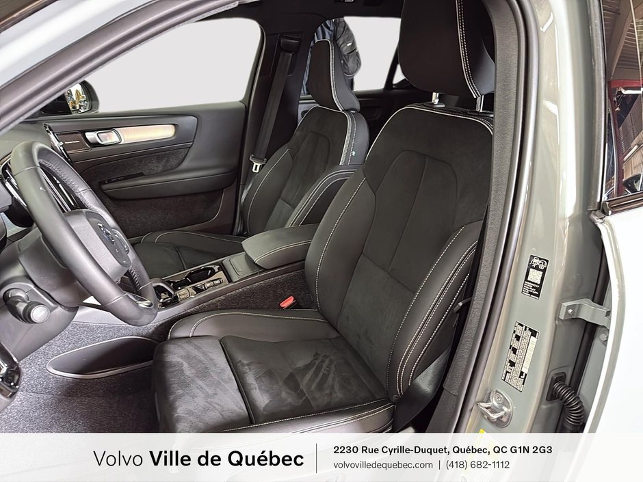 2026 Volvo XC40 Ultra Black Edition-1