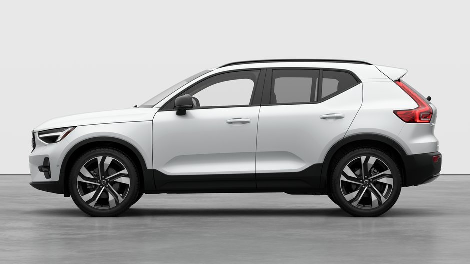 Volvo XC40 Plus (Dark Theme) 2026-7