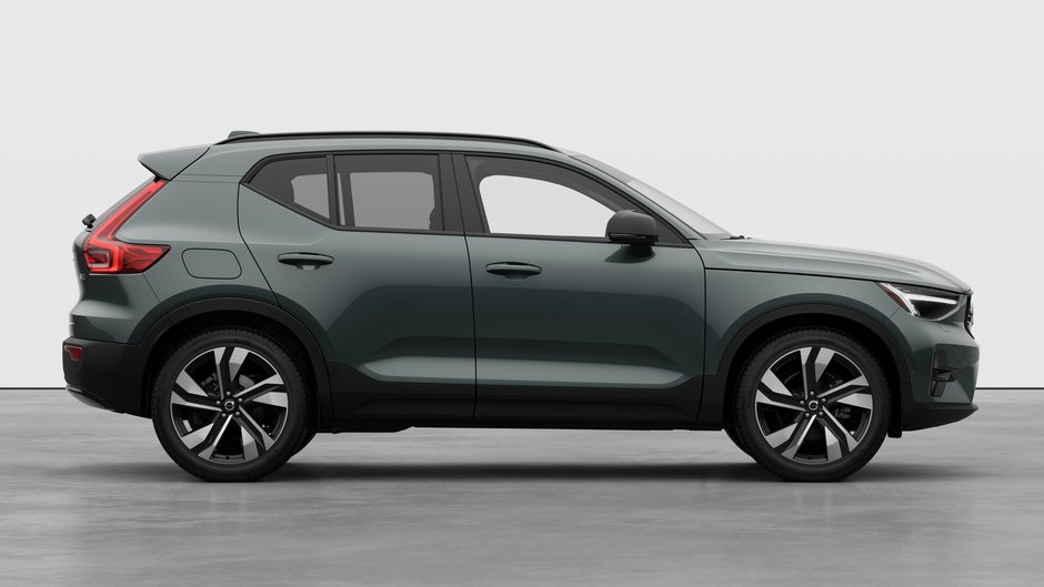 Volvo XC40 Plus (Dark Theme) 2026-6
