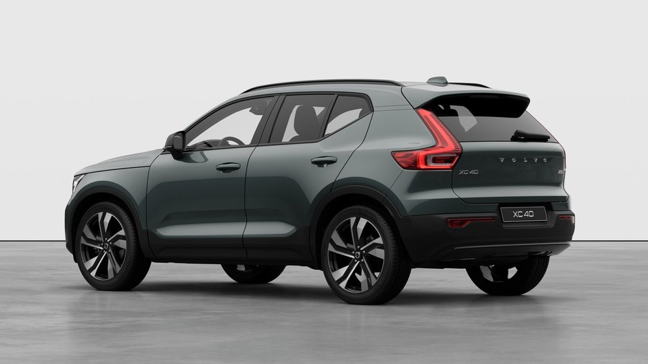 Volvo XC40 Plus (Dark Theme) 2026-1