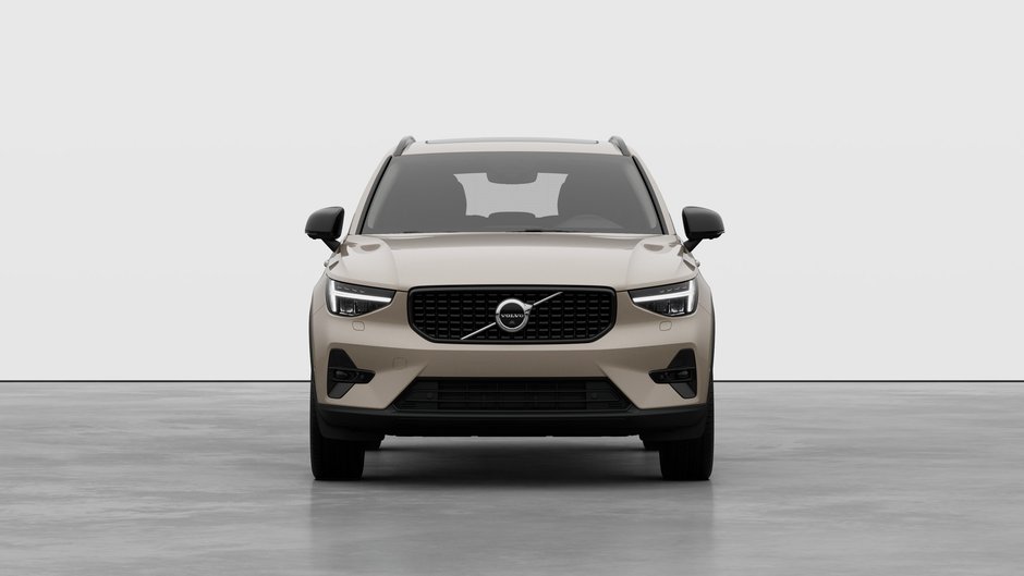 2026 Volvo XC40 PLUS DARK THEME-4