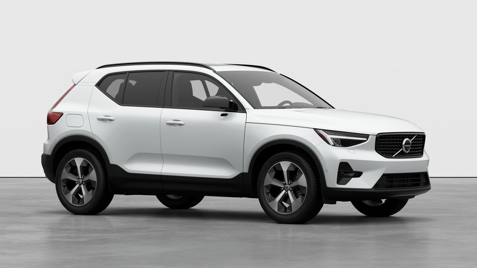 Volvo XC40 Plus (Dark Theme) 2026-2