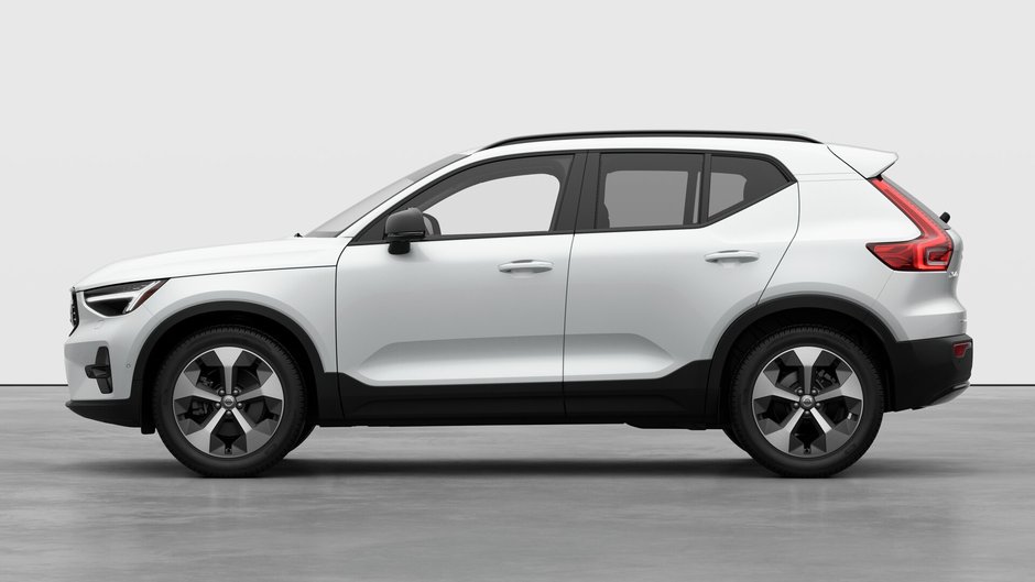Volvo XC40 Plus (Dark Theme) 2026-7