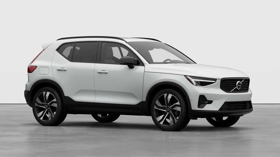 Volvo XC40 Plus (Dark Theme) 2026-2